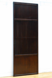 幅673ミリ スリム幅!! 繊細な格子を設けた透かし千本格子板戸 F8501 在庫4枚