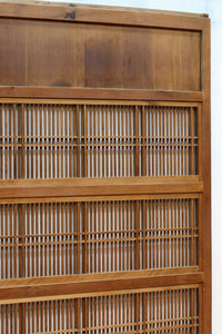 幅922ミリ 繊細な格子が見事な上品な佇まいの透かし板戸 F8502 在庫2枚