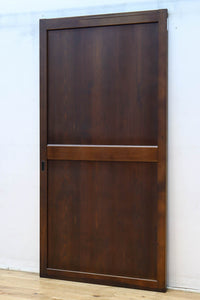 幅911ミリ ゆったりと流れる杢目で上品な眺めの板戸 F8509 在庫2枚