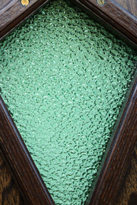 幅857ミリ 重厚感の中にグリーンのダイヤガラスが煌めくレトロドア F8533 在庫1枚