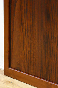 幅895ミリ 深みのある色艶の大胆な自然美を纏う板戸 F8549 在庫4枚