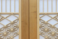 幅910ミリ 柔らかな木地色の色彩と組子が格調溢れる透かし板戸 F8550 在庫4枚一組