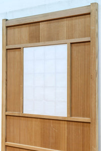 幅840ミリ 障子入りの小窓が風流な片面ワーロン入り上品な柾目板戸 F8551 在庫2枚