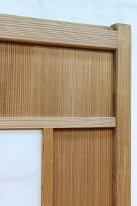 幅840ミリ 障子入りの小窓が風流な片面ワーロン入り上品な柾目板戸 F8551 在庫2枚