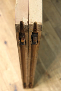 幅840ミリ 障子入りの小窓が風流な片面ワーロン入り上品な柾目板戸 F8551 在庫2枚