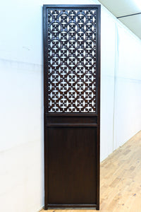 幅700ミリ、高さ2550ミリ 華やかなレリーフ彫刻が印象的な高さのある門扉 F8555ab 在庫(a:1 b:1)枚