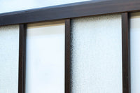 幅873ミリ 市松模様にガラスを配した和モダンなガラス戸 F8557 在庫4枚