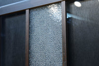 幅873ミリ 市松模様にガラスを配した和モダンなガラス戸 F8557 在庫4枚