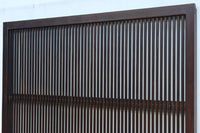 幅890ミリ 縦格子が端然と美しく並ぶ格子戸 F8564 在庫4枚