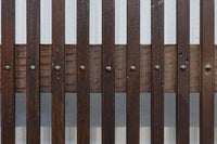 幅890ミリ 縦格子が端然と美しく並ぶ格子戸 F8564 在庫4枚