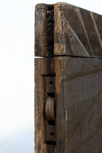 幅853ミリ 古色の風合いが素敵なレトロモダンなガラス戸 F8584 在庫1枚