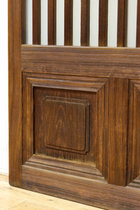 角太格子の堅牢感と上質さがあるスリガラス入りガラス戸 F8585 在庫1枚