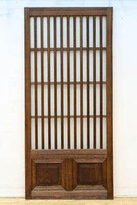 角太格子の堅牢感と上質さがあるスリガラス入りガラス戸 F8585 在庫1枚