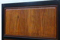 幅895ミリ 黒枠と麻の葉組子の帯装飾で格調溢れるスリガラス入り透かし板戸 F8589 在庫4枚