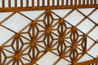 幅895ミリ 黒枠と麻の葉組子の帯装飾で格調溢れるスリガラス入り透かし板戸 F8589 在庫4枚