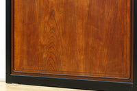 幅895ミリ 黒枠と麻の葉組子の帯装飾で格調溢れるスリガラス入り透かし板戸 F8589 在庫4枚