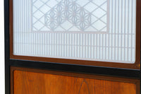 幅895ミリ 黒枠と麻の葉組子の帯装飾で格調溢れるスリガラス入り透かし板戸 F8589 在庫4枚