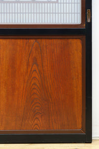 幅895ミリ 黒枠と麻の葉組子の帯装飾で格調溢れるスリガラス入り透かし板戸 F8589 在庫4枚