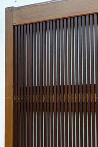 幅885ミリ 繊細な縦格子が美しく並ぶスリガラス入り大阪格子戸 F8597 在庫4枚