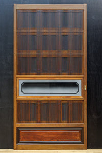 幅885ミリ 繊細な縦格子が美しく並ぶスリガラス入り大阪格子戸 F8597 在庫4枚