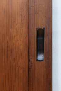 幅898ミリ 温かみのある色艶の気品溢れる一枚杉板戸 F8600 在庫4枚