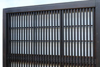 幅668ミリ スリム幅!! 繊細な格子と幾何学模様の型ガラスが華やかな大阪格子戸 F8604 在庫3枚