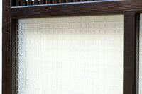 幅668ミリ スリム幅!! 繊細な格子と幾何学模様の型ガラスが華やかな大阪格子戸 F8604 在庫3枚