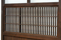 幅668ミリ スリム幅!! 繊細な格子と幾何学模様の型ガラスが華やかな大阪格子戸 F8604 在庫3枚