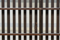 幅668ミリ スリム幅!! 繊細な格子と幾何学模様の型ガラスが華やかな大阪格子戸 F8604 在庫3枚