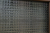 幅668ミリ スリム幅!! 繊細な格子と幾何学模様の型ガラスが華やかな大阪格子戸 F8604 在庫3枚