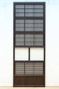 幅668ミリ スリム幅!! 繊細な格子と幾何学模様の型ガラスが華やかな大阪格子戸 F8604 在庫3枚