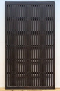 968ミリ 凛とした佇まいの全面平格子戸 F8608 在庫4枚