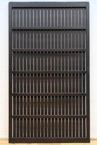 968ミリ 凛とした佇まいの全面平格子戸 F8608 在庫4枚