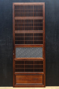幅670ミリ スリムサイズ!! 杢目が浮かぶ古色の色彩で風情高まる大阪格子戸 F8620 在庫4枚