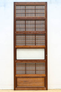 幅670ミリ スリムサイズ!! 杢目が浮かぶ古色の色彩で風情高まる大阪格子戸 F8620 在庫4枚