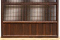 幅920ミリ 無双窓作りの腰板で和の面持ちある格子戸 F8622 在庫4枚