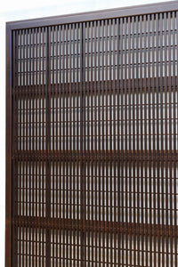 幅920ミリ 無双窓作りの腰板で和の面持ちある格子戸 F8622 在庫4枚