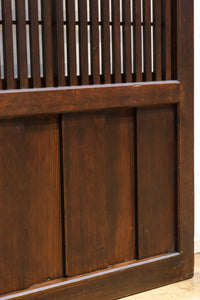 幅920ミリ 無双窓作りの腰板で和の面持ちある格子戸 F8622 在庫4枚