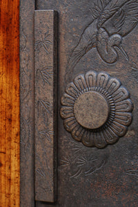 幅1195ミリ 美しい色艶に大振り重厚金具を添えた気品漂う庄内蔵戸 G2463