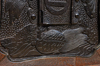 変わりデザイン‼ 升格子窓と鶴亀の絵柄が浮かぶ金具で風情漂う蔵戸 G2478