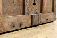 変わりデザイン‼ 升格子窓と鶴亀の絵柄が浮かぶ金具で風情漂う蔵戸 G2478