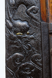 幅1276ミリ 総欅作り‼︎ 大型極上龍虎金具をまとう重厚感溢れる庄内蔵戸 G2494