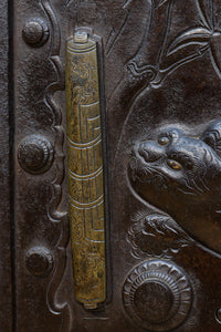 幅1276ミリ 総欅作り‼︎ 大型極上龍虎金具をまとう重厚感溢れる庄内蔵戸 G2494