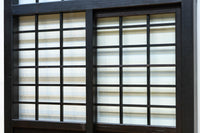 幅1163ミリ!! 大きな升目ですっきりとしたガラス入り格子くぐり戸 G2496