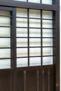 幅1163ミリ!! 大きな升目ですっきりとしたガラス入り格子くぐり戸 G2496