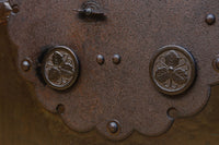 幅1150ミリ、高さ2010ミリ 時代を経た鉄素材が味わい深い総欅富山蔵戸 G2531