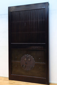 幅1150ミリ、高さ2010ミリ 時代を経た鉄素材が味わい深い総欅富山蔵戸 G2531