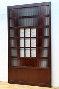 幅1163ミリ、高さ2020ミリ 網入りの小窓を設けた風情ある格子蔵戸 G2533