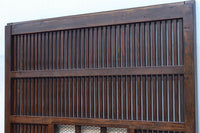 幅1163ミリ、高さ2020ミリ 網入りの小窓を設けた風情ある格子蔵戸 G2533