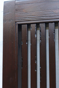 幅1068ミリ、高さ1952ミリ 縁起の良い大黒様の金具が印象的な格子蔵戸 G2534